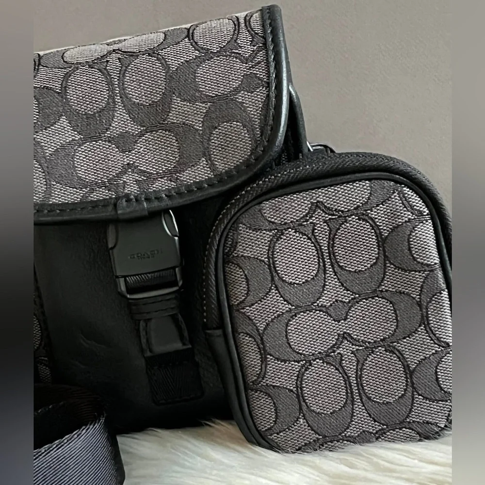 CC086 - Coach Charter North/South Crossbody With Hybrid Pouch - Picture 4 of 14